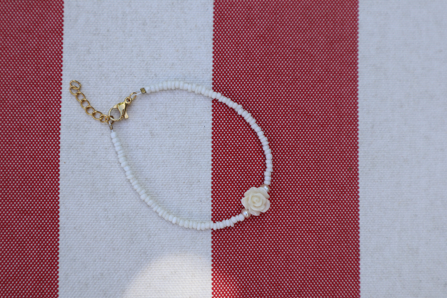 Armband: witte rood - goud, wit