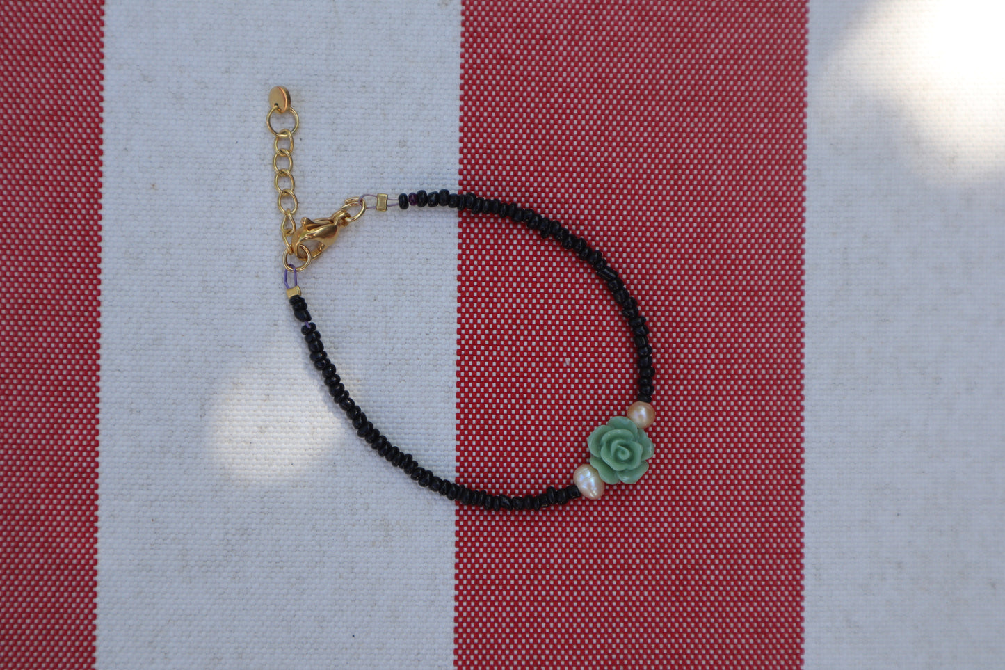 Armband: groene roos - goud, zwart