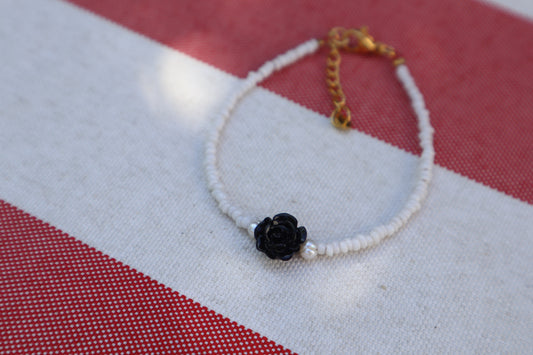 Armband: zwarte roos - goud, wit
