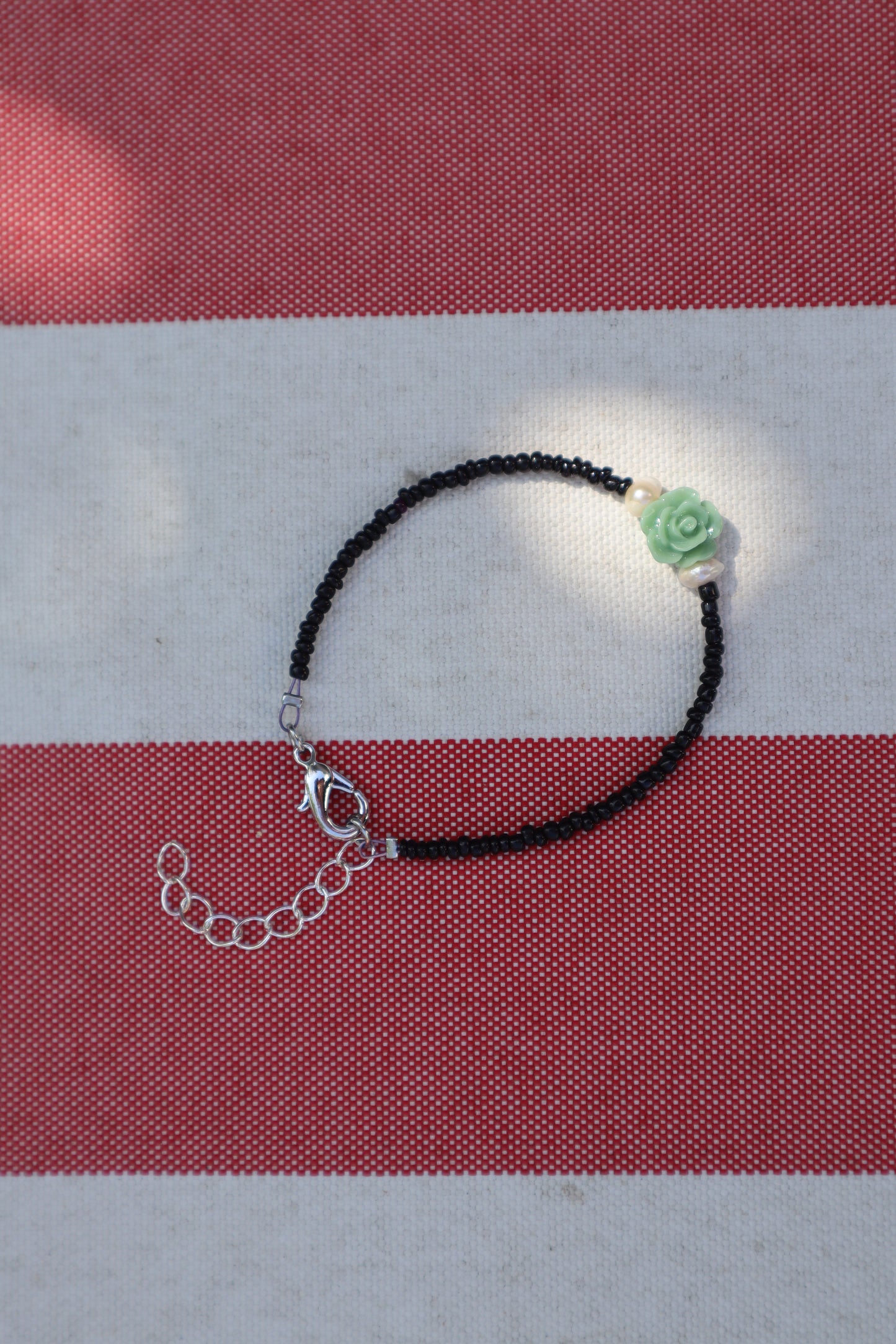 Armband: groene roos - zilver, zwart